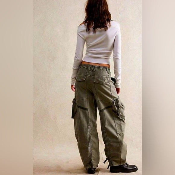 🔥Free People Everglades Utility Barrel Cinch Pants In Mulled Basil We The Free - Picture 4 of 15